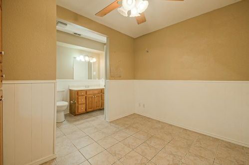 501 Center St, Whitewright TX 75491-2804 exterior