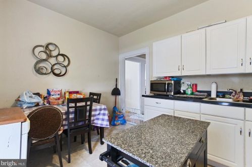 564 Broadway, Hanover PA 17331-2504 exterior