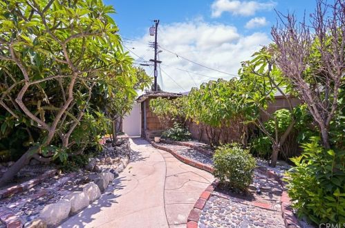 2750 Bridgeport Ave, Anaheim CA  92804-2002 exterior