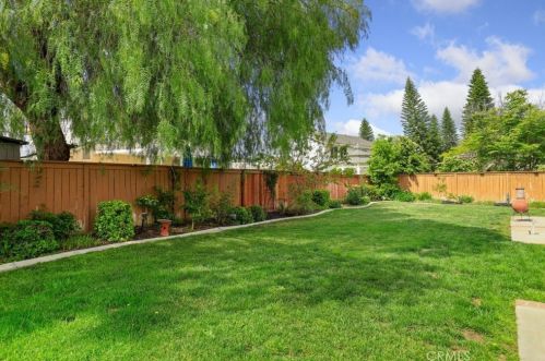12595 Orangeblossom Ln, Riverside CA  92503-7058 exterior