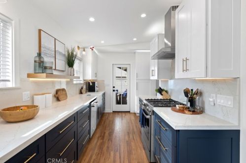 15005 Cranbrook Ave, Hawthorne CA  90250-8476 exterior
