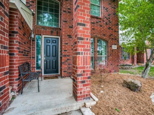 648 Cranbrook Dr, Fort Worth, TX 76131-4237