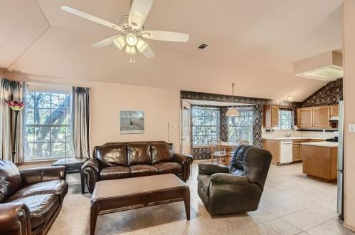 13212 Adonis Dr, Austin TX  exterior