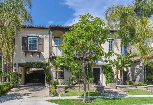 65 Secret Gdn, Irvine, CA 92620-4804