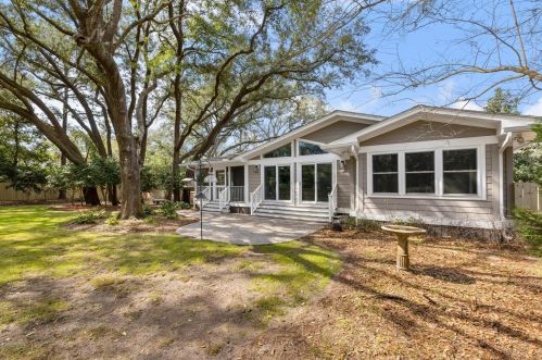 1013 Tall Pine Rd, Mount Pleasant, SC 29464-3529