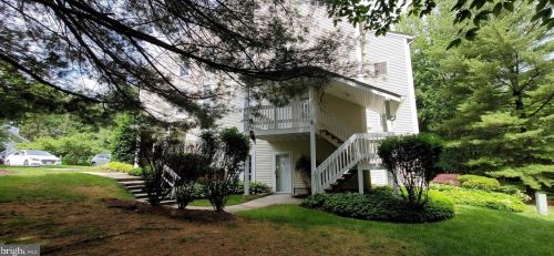 12048 Cardamom Dr, Woodbridge VA  22192-1447 exterior