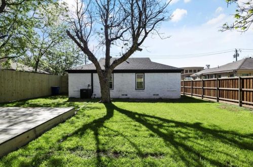 2521 Amelia St, Dallas TX  75235-8222 exterior