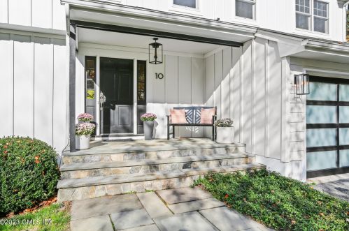 10 Rainbow Dr, Riverside CT  06878-1013 exterior