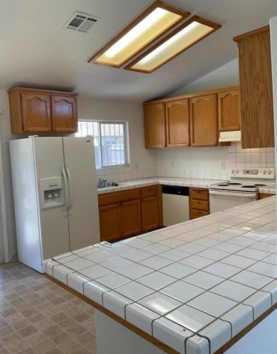5531 Kaviland Ave, Fresno, CA 93727-8726