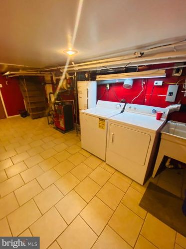 3023 3 St, Philadelphia PA 19133-3228 exterior