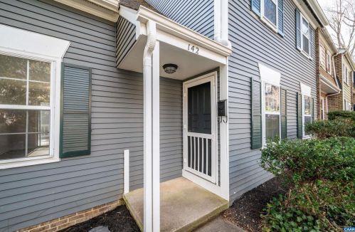 142 Scarborough Pl, Charlottesville, VA 22903-6546