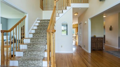 22 Cory Ln, Bridgewater, NJ 08807-1186