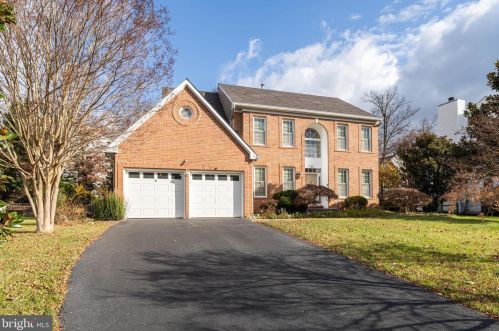 13004 Piney Glade Rd, Herndon, VA 20171-2955
