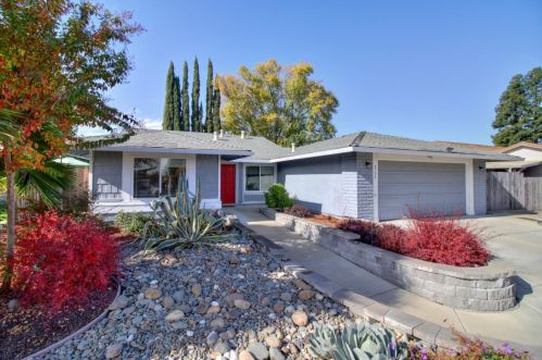 8708 Via Media Way, Elk Grove, CA 95624-2539