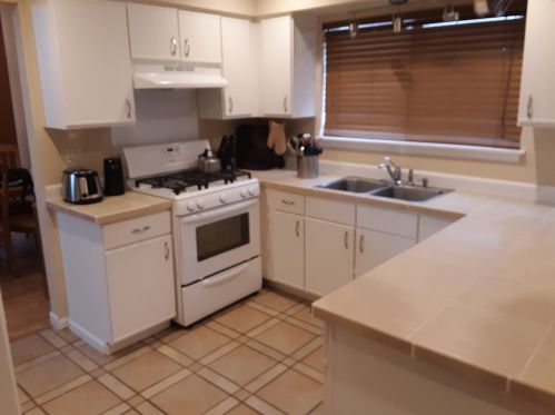 18011 Banbury Dr, Gurnee, IL 60031-4559