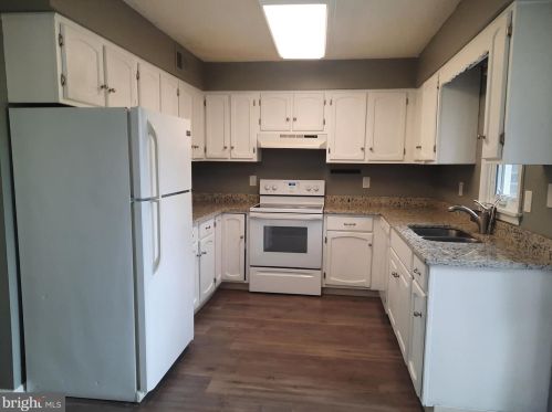 11 Shirley Ln, Trenton NJ 08610 exterior