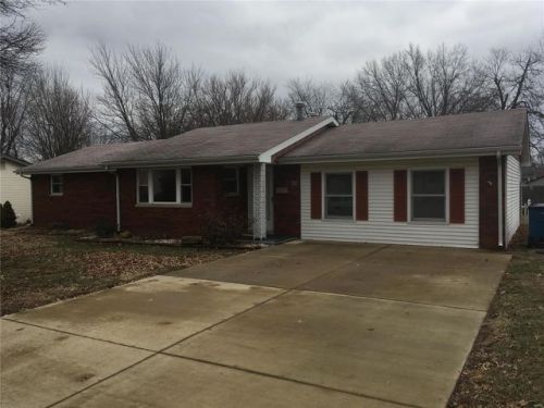 519 Vermont St, Fort Russell, IL 62010-1755