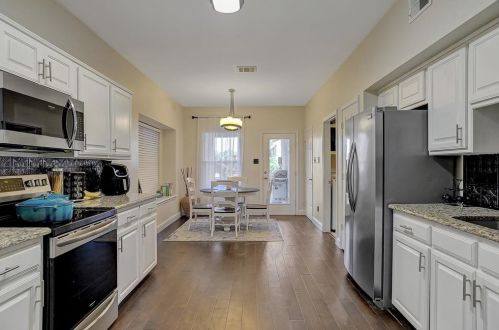 1336 Riley Dr, Carrollton TX 75007-1140 exterior