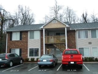 512 Westbrook Ct, High Point, NC 27263-2797