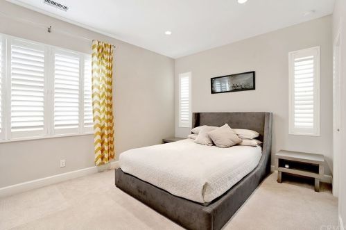 81 Coleridge, Irvine CA  92620-2142 exterior