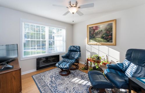 38 Glasgow Cir, Hudson NH  03051-3759 exterior
