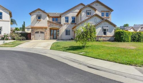 8275 Beltran Ct, Elk Grove, CA 95757-6270