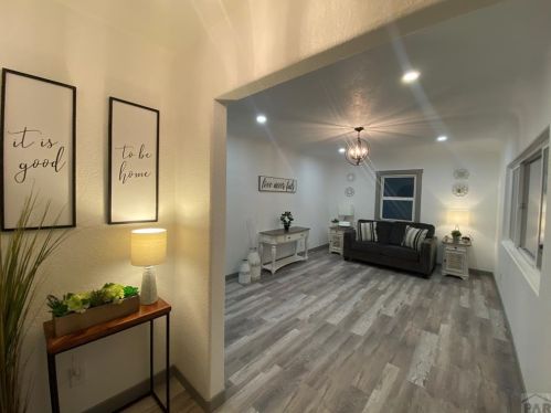 2820 Cedar St, Pueblo, CO 81004-4008
