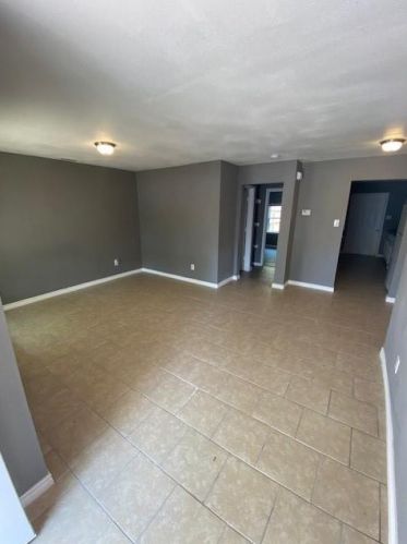 930 Riverside Dr, Fort Worth TX  76104-5526 exterior