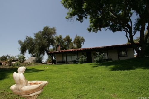 24435 Carancho Rd, Temecula, CA 92590-4047