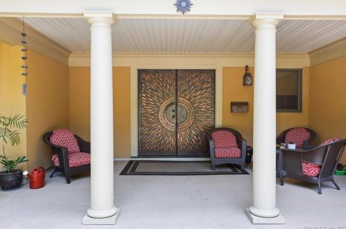 71 Partridge Dr, Upper Stepney, CT 06468-1620