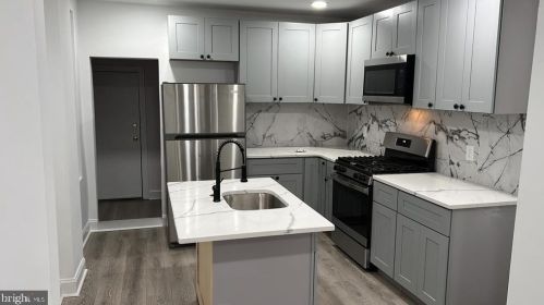 2335 11th St, Philadelphia PA  19133-1034 exterior