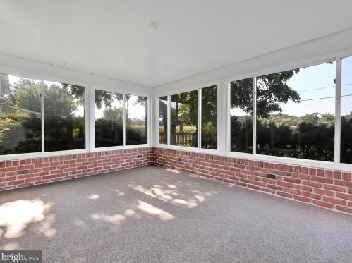 355 Richland Dr, Lancaster PA  17601-3631 exterior