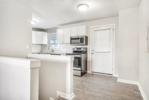 3590 Collier Dr, Atlanta GA  30331-1530 exterior