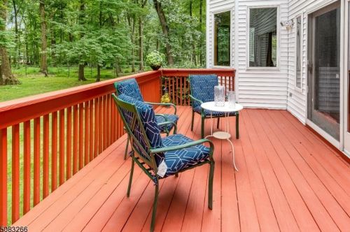 8 Elshaer Ct, Dover NJ  07869-1923 exterior