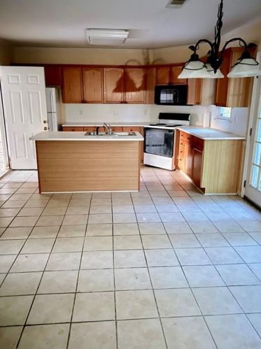 2969 Kaley Dr, Kennesaw, GA 30152-2687