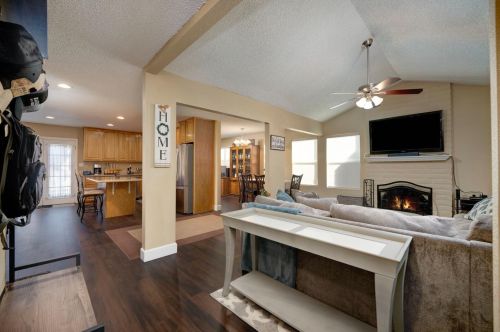 6609 Carmelwood Dr, Citrus Heights, CA 95621-1017