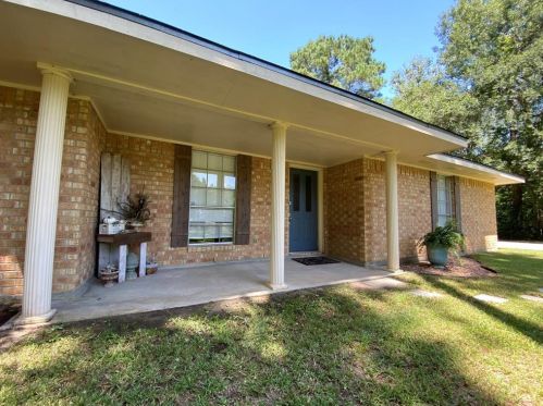 195 Oldbury St, Lakeview, TX 77662