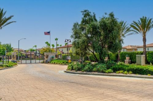 12325 Heritage Springs Dr, Whittier, CA 90670-3851