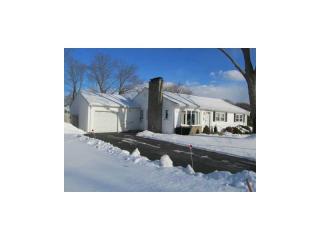 7 Arlington Dr, Lincoln, RI 02865-1607