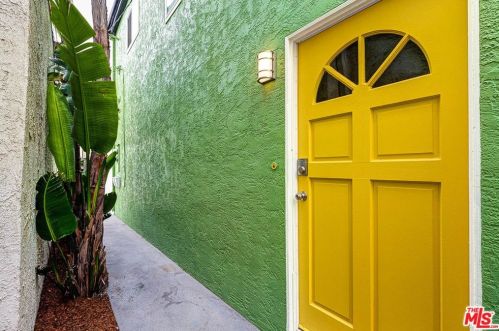 127 Seaview St, Manhattan Beach, CA 90266-3046