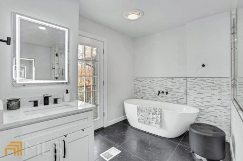 4175 Harrogate Dr, Atlanta GA  30327-3624 exterior