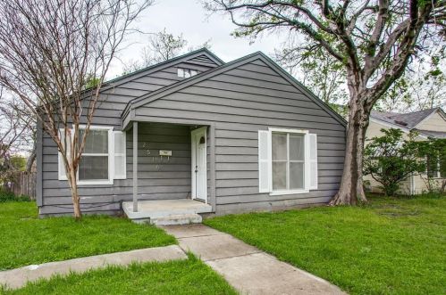 2516 Ryan Ave, Fort Worth TX  76110-2525 exterior