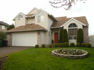 11245 Winter Lake Dr, Portland, OR 97223-1630