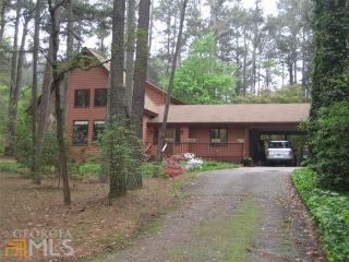 2820 Round Ridge Rd, Loganville, GA 30052-3585
