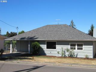350 Maple St, Yamhill, OR 97148-8637