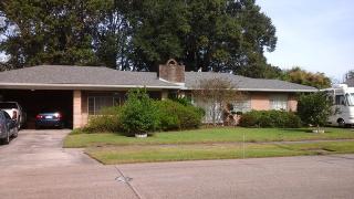 27 Beauregard Dr, Gretna, LA 70053-4803