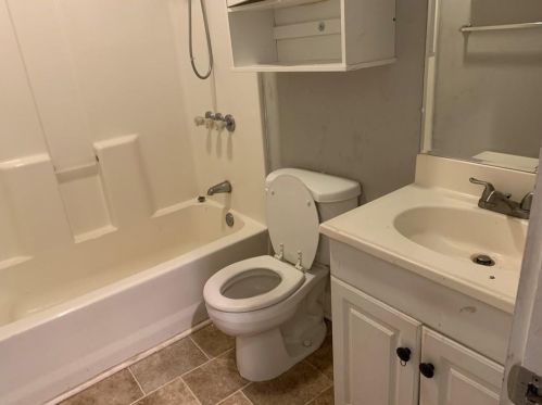 1871 Center Ave, Atlanta GA  30344-4655 exterior