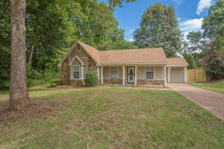 4905 Northdale Dr, Memphis, TN 38128-1570