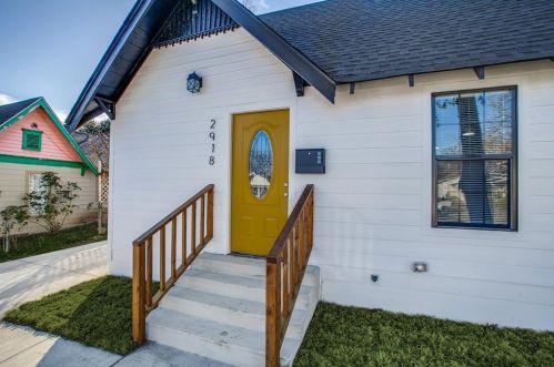 2918 Aster St, Dallas TX  75211-5628 exterior