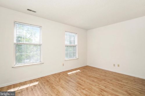 514 Eagles Chase Dr, Trenton NJ  08648-2539 exterior